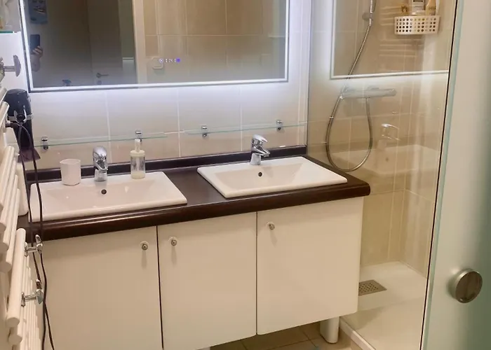 Vue Recent & Moderne 2 4 Pers Apartment