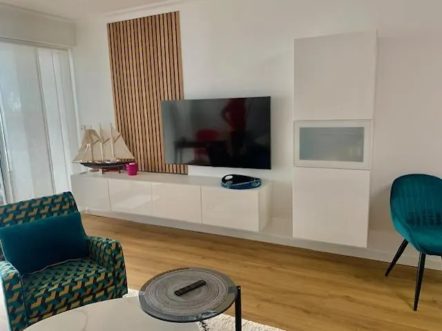 Vue Recent & Moderne 2 4 Pers