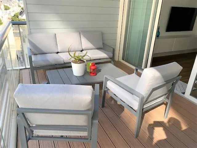 Vue Recent & Moderne 2 4 Pers